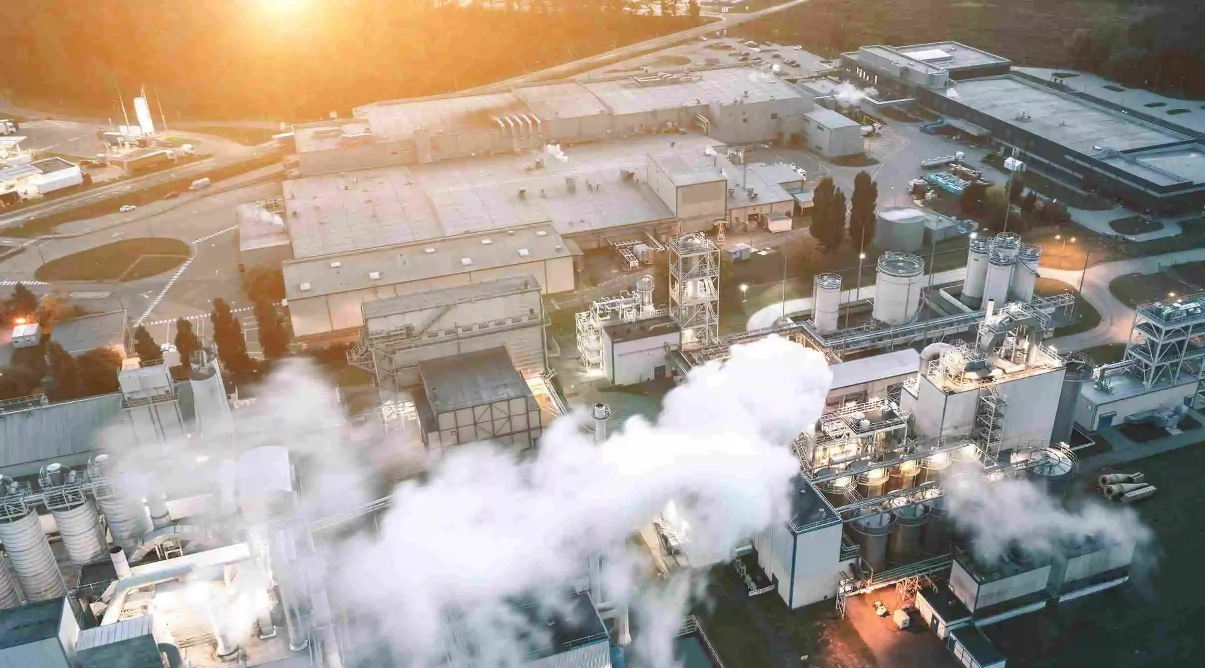 view-heavily-smoking-factory-night-industrial-area-city-wroclaw-poland_11zon (2)